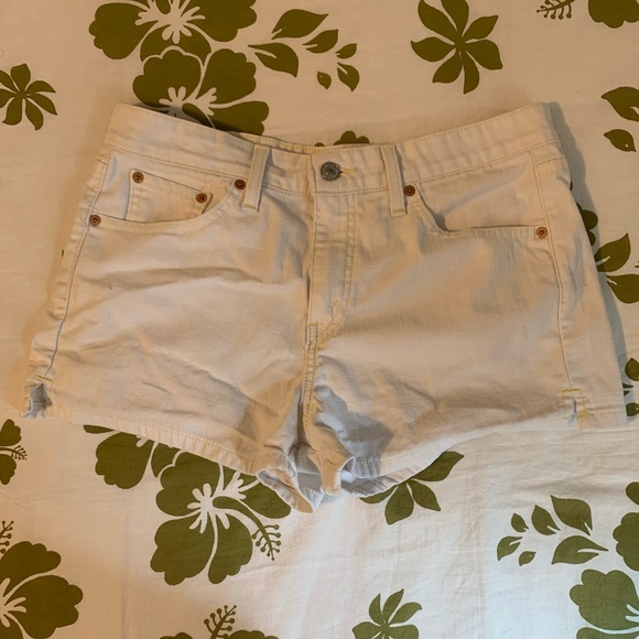 Levi’s jean shorts - Picture 3 of 3